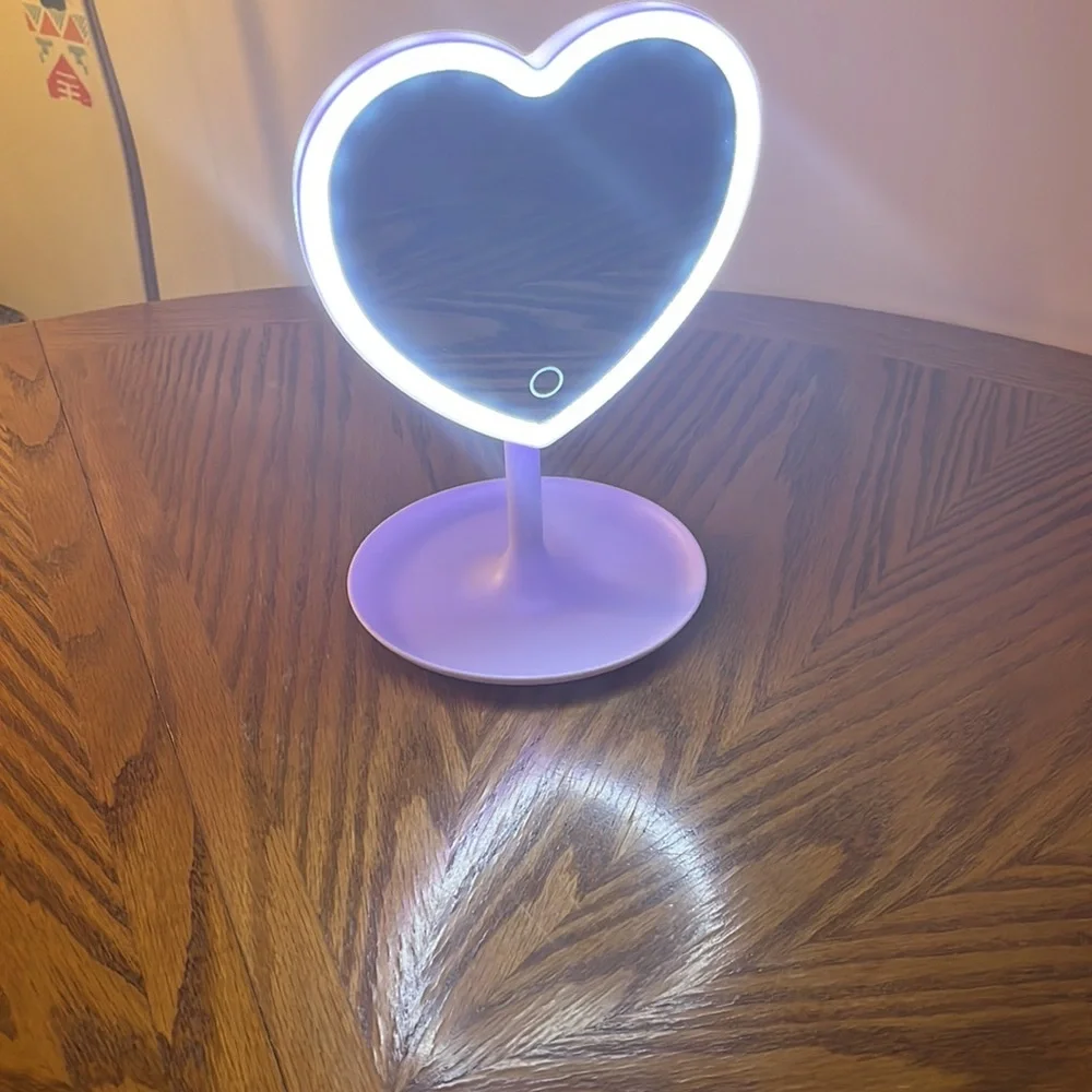 NIB Wireless LED Mirror Purple Heart Shaped Makeup Mirror w/ Touch Light & Tray